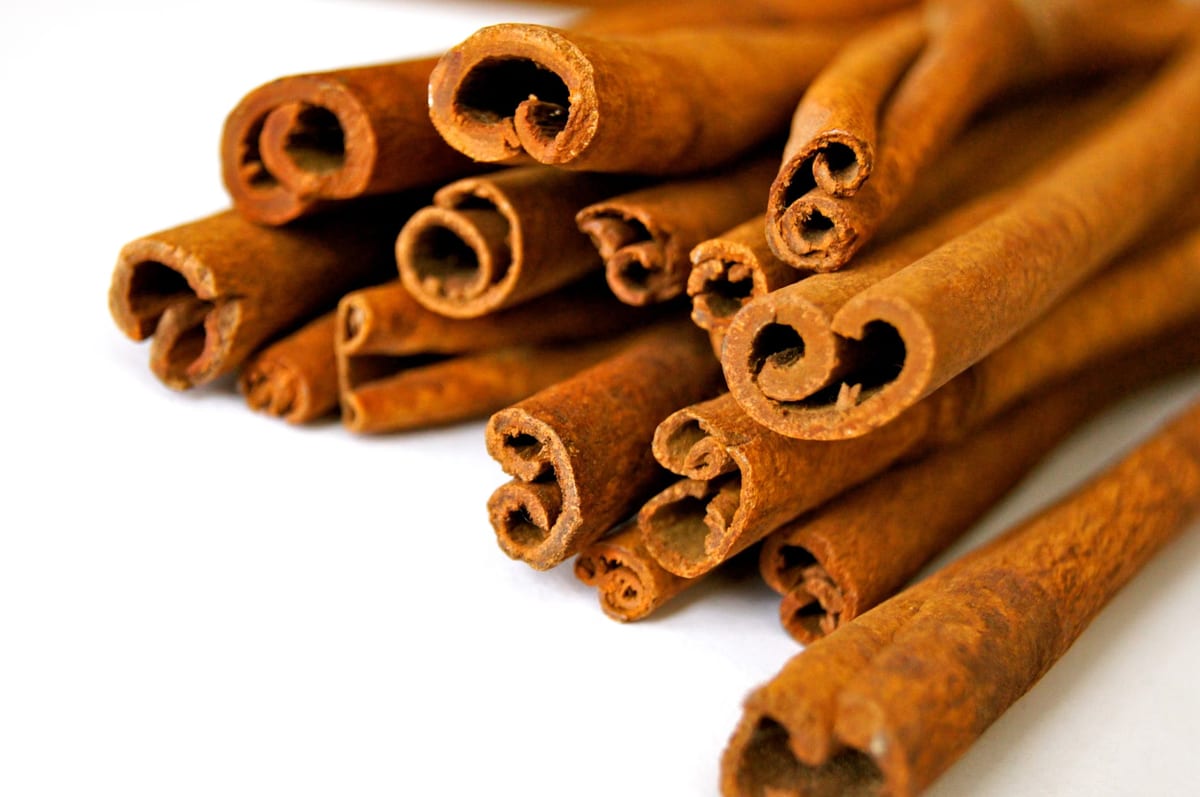La cannelle fait-elle grossir ? - Voici votre réponse !