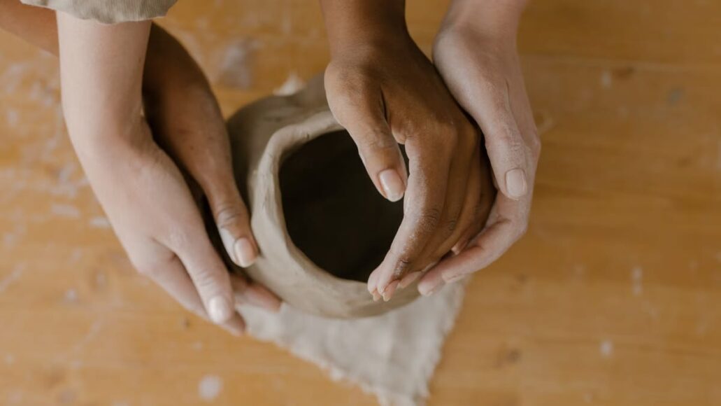 Ateliers de création participative : transformer l'engagement en art